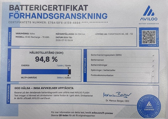 Volvo XC40 2 of 5
