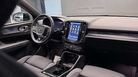 Volvo XC40 14 of 22