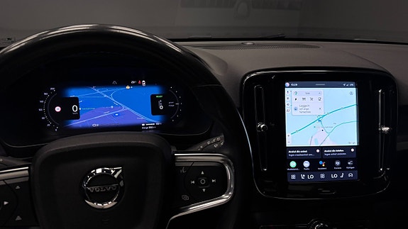 Volvo XC40 11 of 22