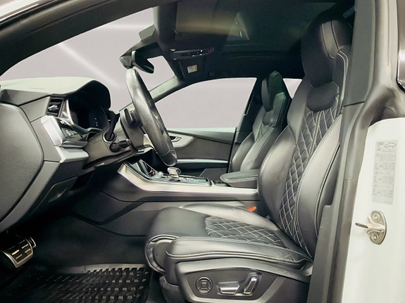 Audi Q8 12 of 30