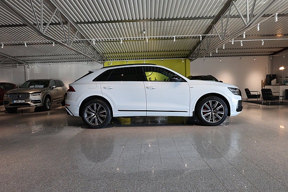 Audi Q8 20 of 23