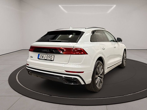 Audi Q8 10 of 30