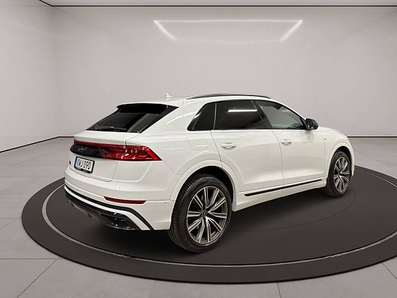 Audi Q8 9 of 30