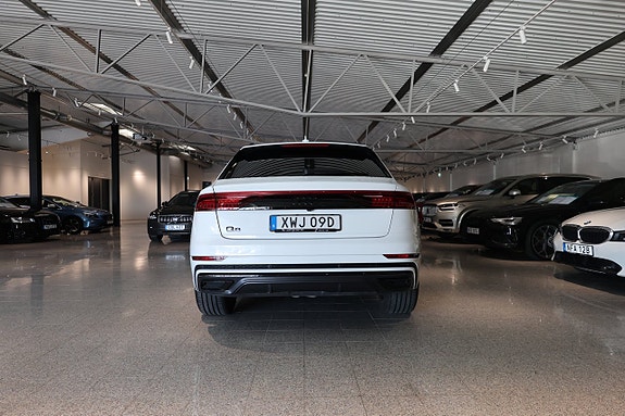 Audi Q8 7 of 23