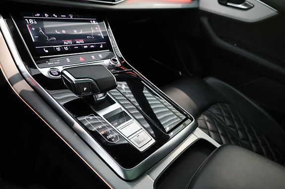 Audi Q8 14 of 23