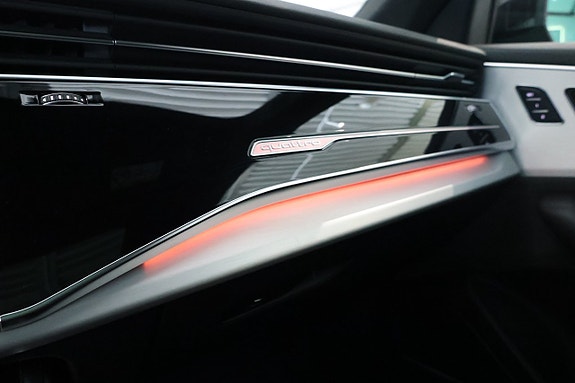 Audi Q8 18 of 23