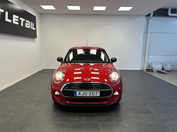 MINI One 4 of 5