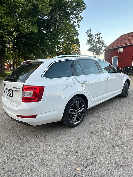 Skoda Octavia 3 of 12