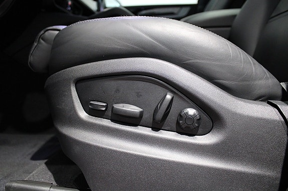 Porsche Cayenne 8 of 22