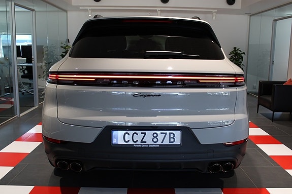 Porsche Cayenne 5 of 22