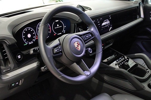Porsche Cayenne 17 of 22
