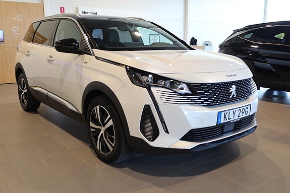 Peugeot 5008 3 of 5