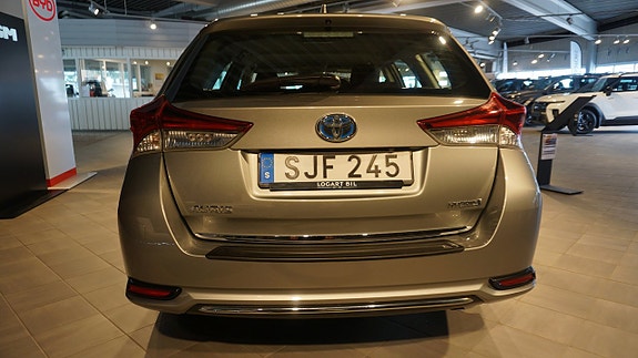 Toyota Auris 5 of 5