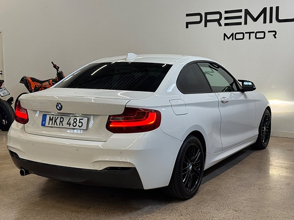 BMW 220d 8 of 17