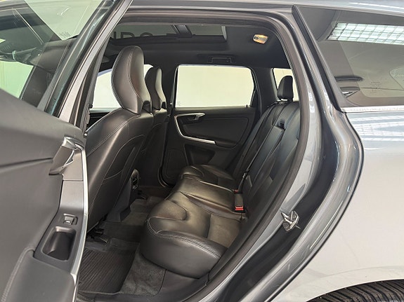Volvo XC60 13 of 13