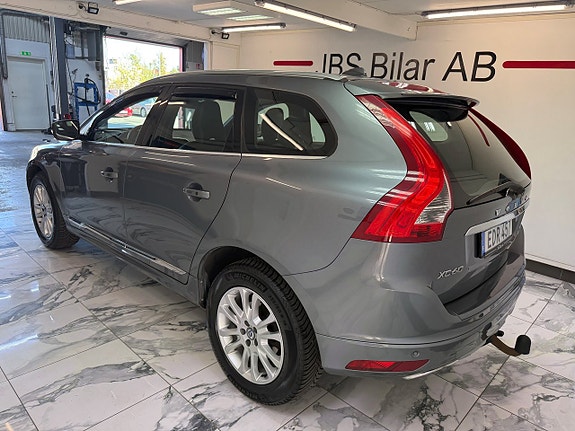 Volvo XC60 4 of 5