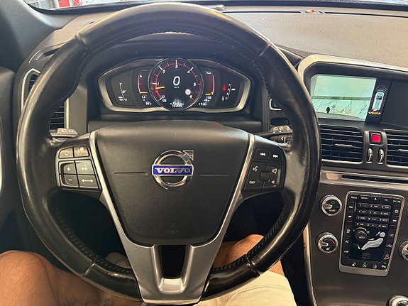 Volvo XC60 6 of 13