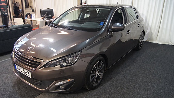 Peugeot 308 4 of 5