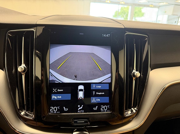 Volvo XC60 13 of 25