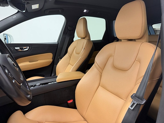 Volvo XC60 11 of 25