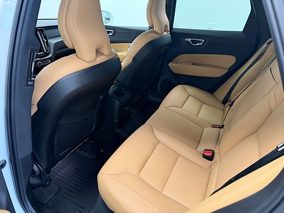 Volvo XC60 21 of 25