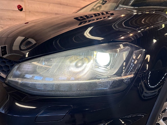 Volkswagen Golf Alltrack 15 of 17