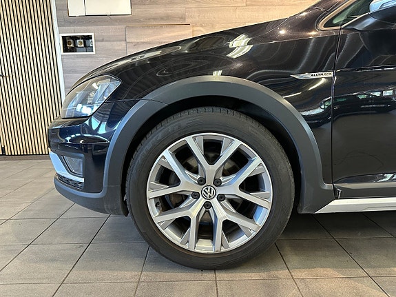 Volkswagen Golf Alltrack 17 of 17