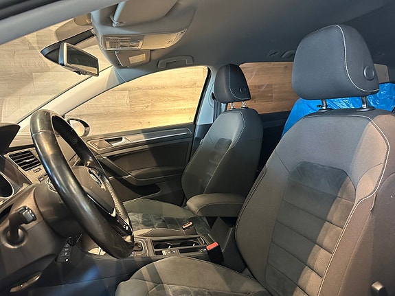Volkswagen Golf Alltrack 8 of 17