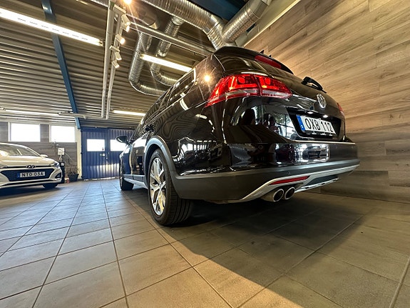 Volkswagen Golf Alltrack 5 of 17