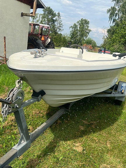 Mamba 001 med Yamaha 30 hk + Tiki 80-trailer – komplett paket 3 of 5