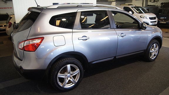 Nissan Qashqai+2 2 of 5