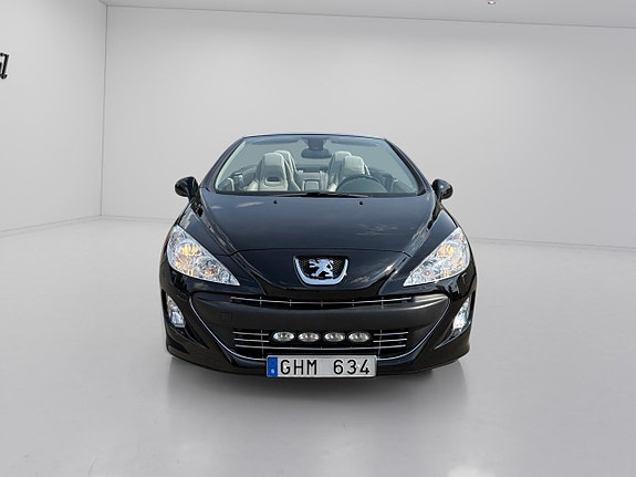 Peugeot 308 2 of 5