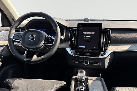 Volvo XC90 10 of 13