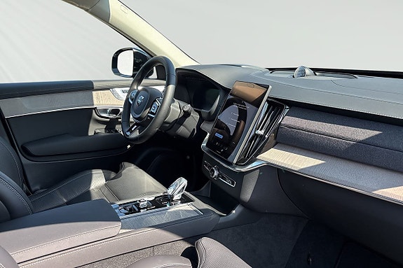 Volvo XC90 11 of 13