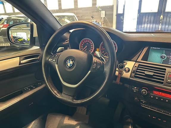 BMW X6 13 of 19