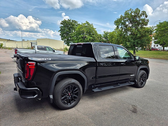 GMC Sierra 1500 3 of 5