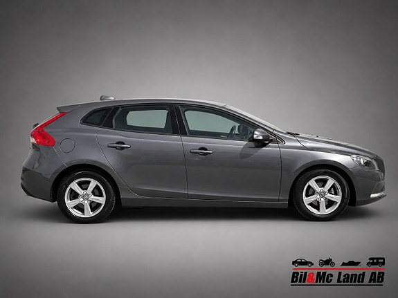 Volvo V40 7 of 16