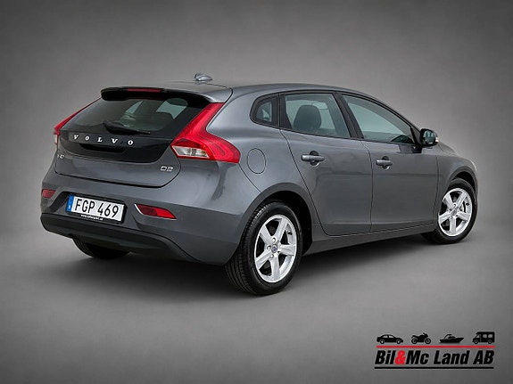 Volvo V40 8 of 16