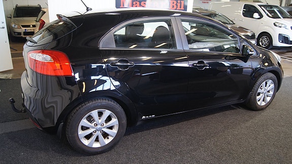 Kia Rio 2 of 5