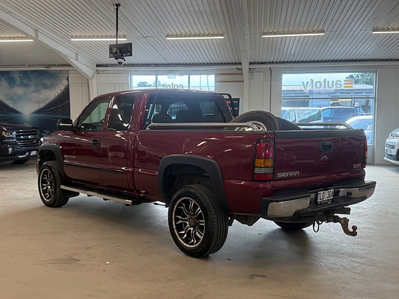 GMC Sierra 2 of 5