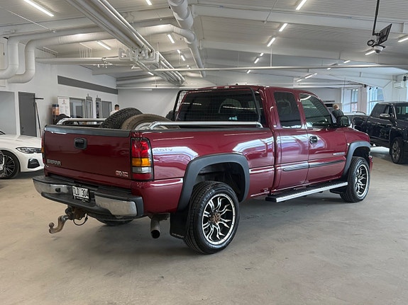 GMC Sierra 3 of 5
