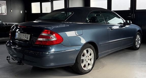 Mercedes-Benz CLK200 4 of 5