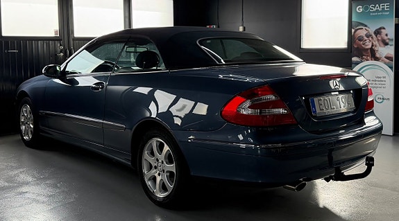Mercedes-Benz CLK200 3 of 5