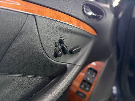 Mercedes-Benz CLK200 8 of 12