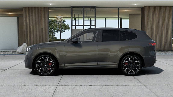 BMW X5 2 of 5
