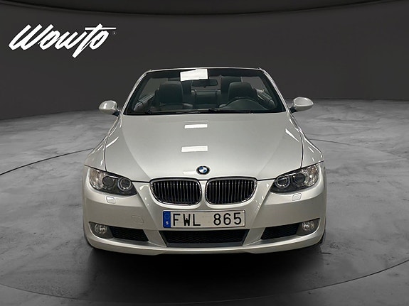 BMW 325i 2 of 5