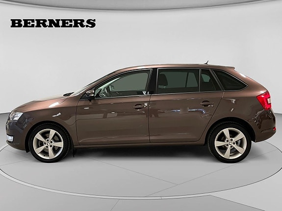 Skoda Rapid 2 of 5