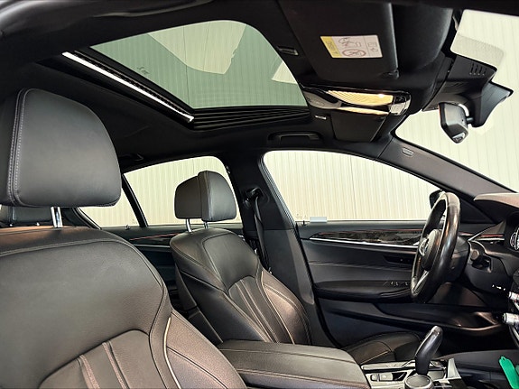 BMW 540i 18 of 24