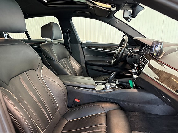 BMW 540i 15 of 24