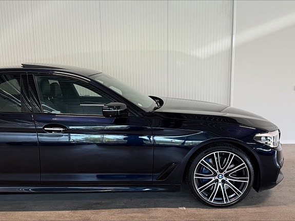 BMW 540i 4 of 5